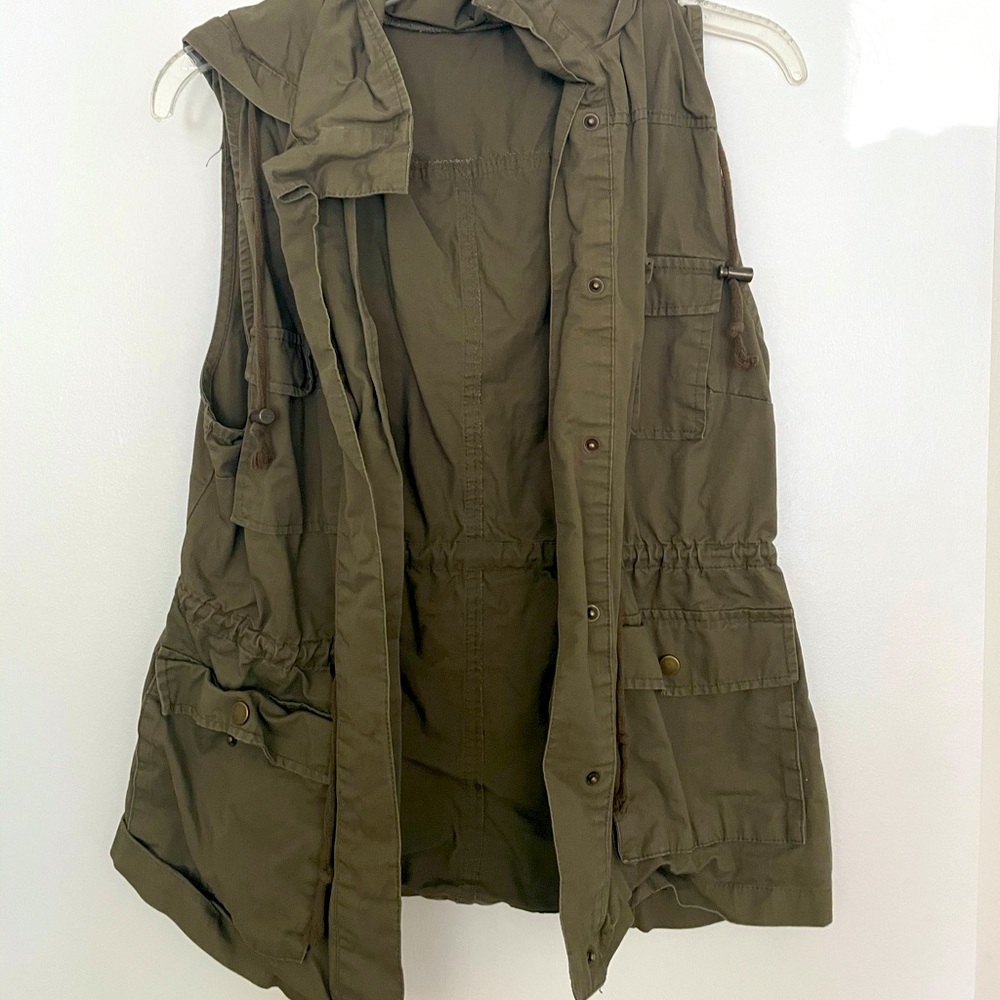 Love tree army green vest